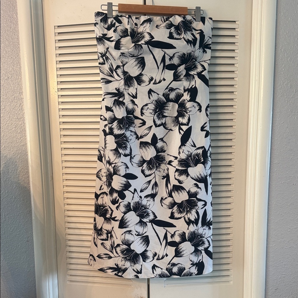 The Limited Black and White Floral Pencil Skirt